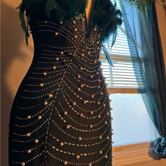 Halloween emerald fancy costume dress. Feathered bust with gems. Women’s Large - Picture 2 of 9